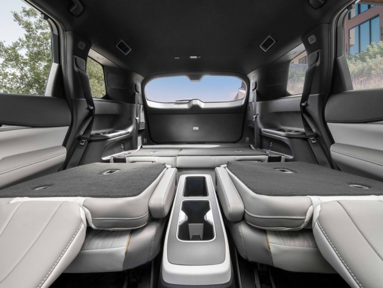 2027 INFINITI QX60 cargo