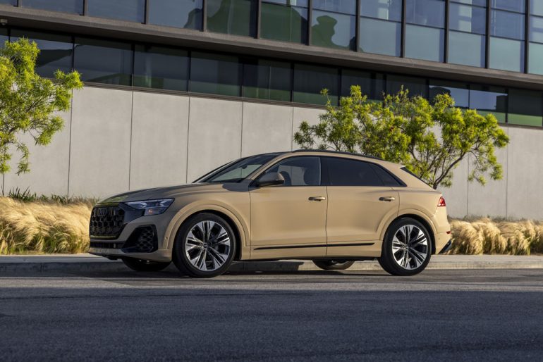 2026 audi q8 side