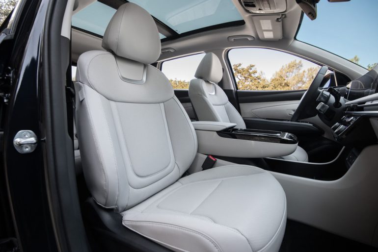 2026 hyundai tucson hybrid front seats