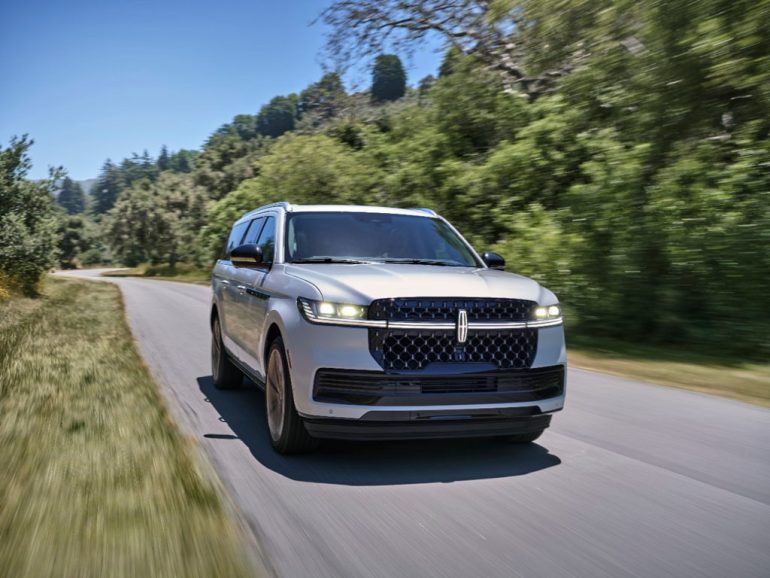 2026 lincoln navigator front