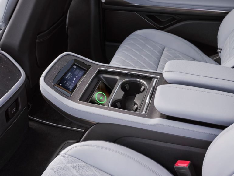 2026 lincoln navigator second row console