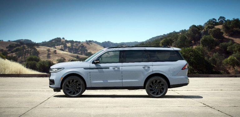 2026 lincoln navigator side