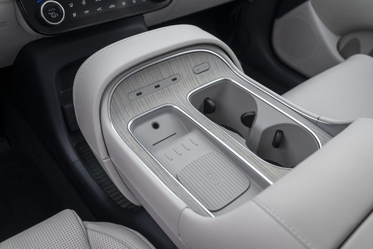 2027 hyundai palisade smartphone wireless charger