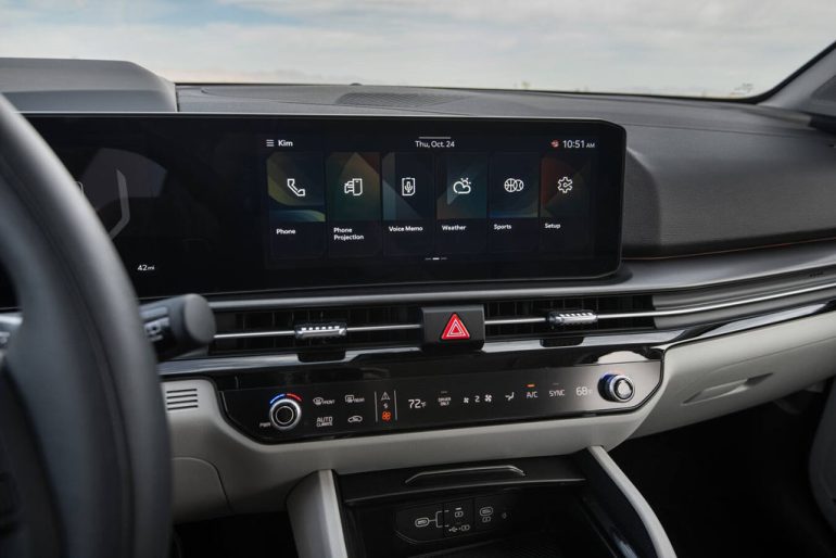 2026 Kia Sportage HEV Hybrid touchscreen