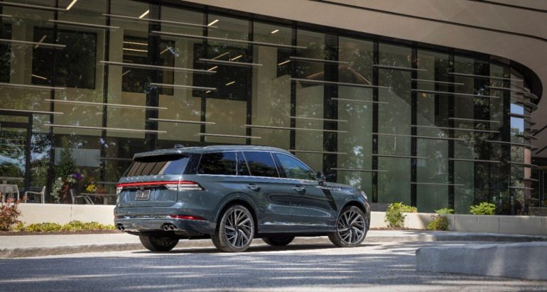 2026 lincoln aviator rear