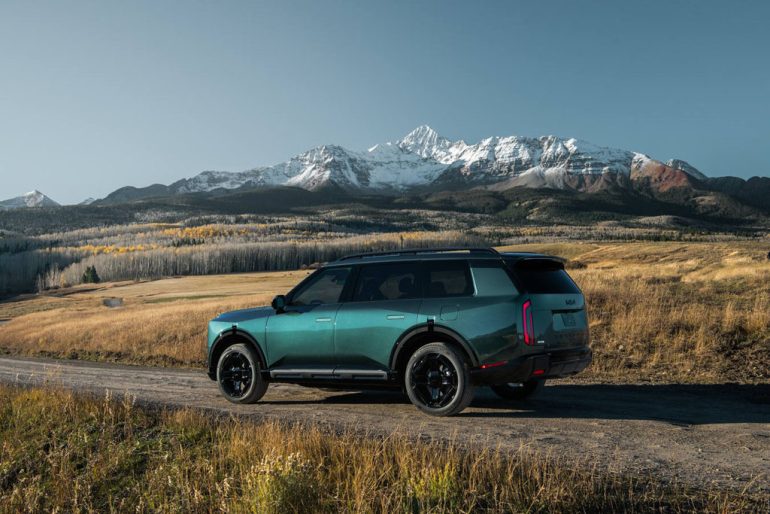 2027 Kia Telluride hybrid side