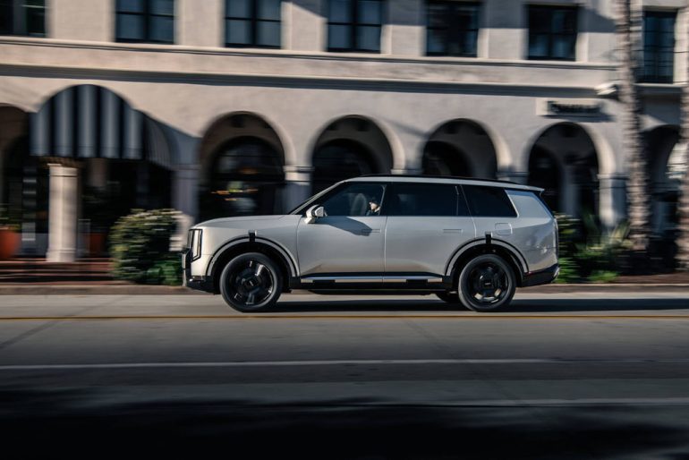 2027 Kia Telluride hybrid side